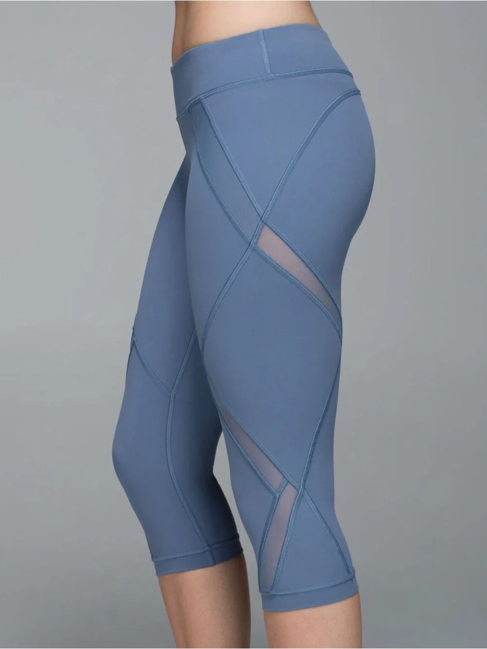 Lululemon Women’s Blue Cropped Legging Mesh Detail Size 4